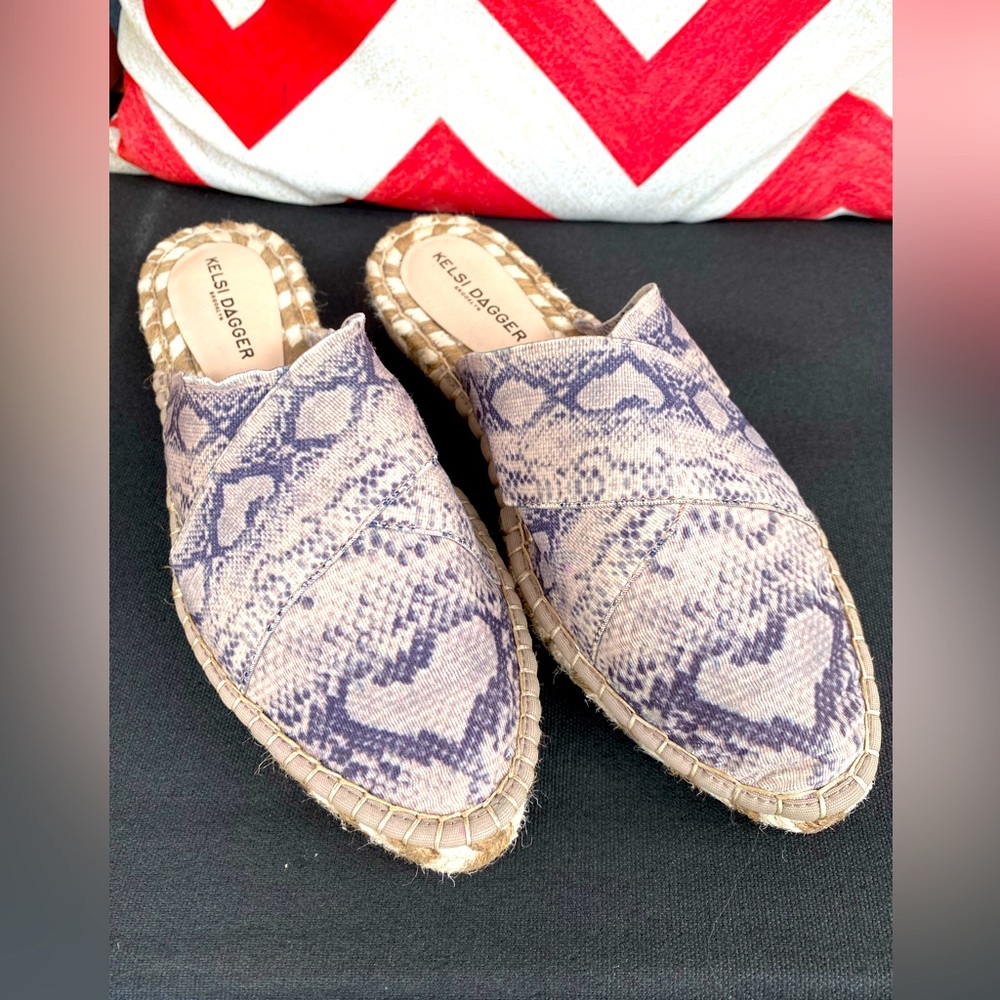 Kelsi Dagger slip on  Espadrilles sz 7